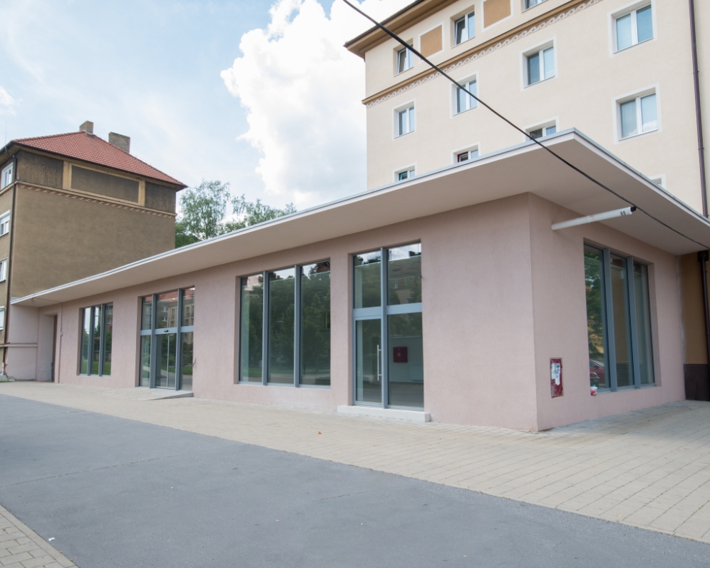 Pronájem komerčního prostoru, 480 m2, ulice U tržnice, Kladno